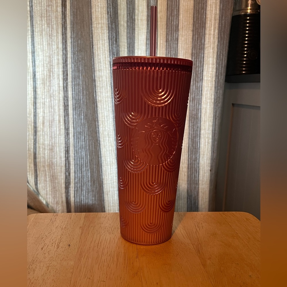Nice swirling light red Tumbler